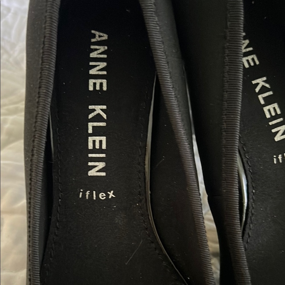 Anne Klein Women's Black Pumps,Never worn Sz-8M - Picture 8 of 9